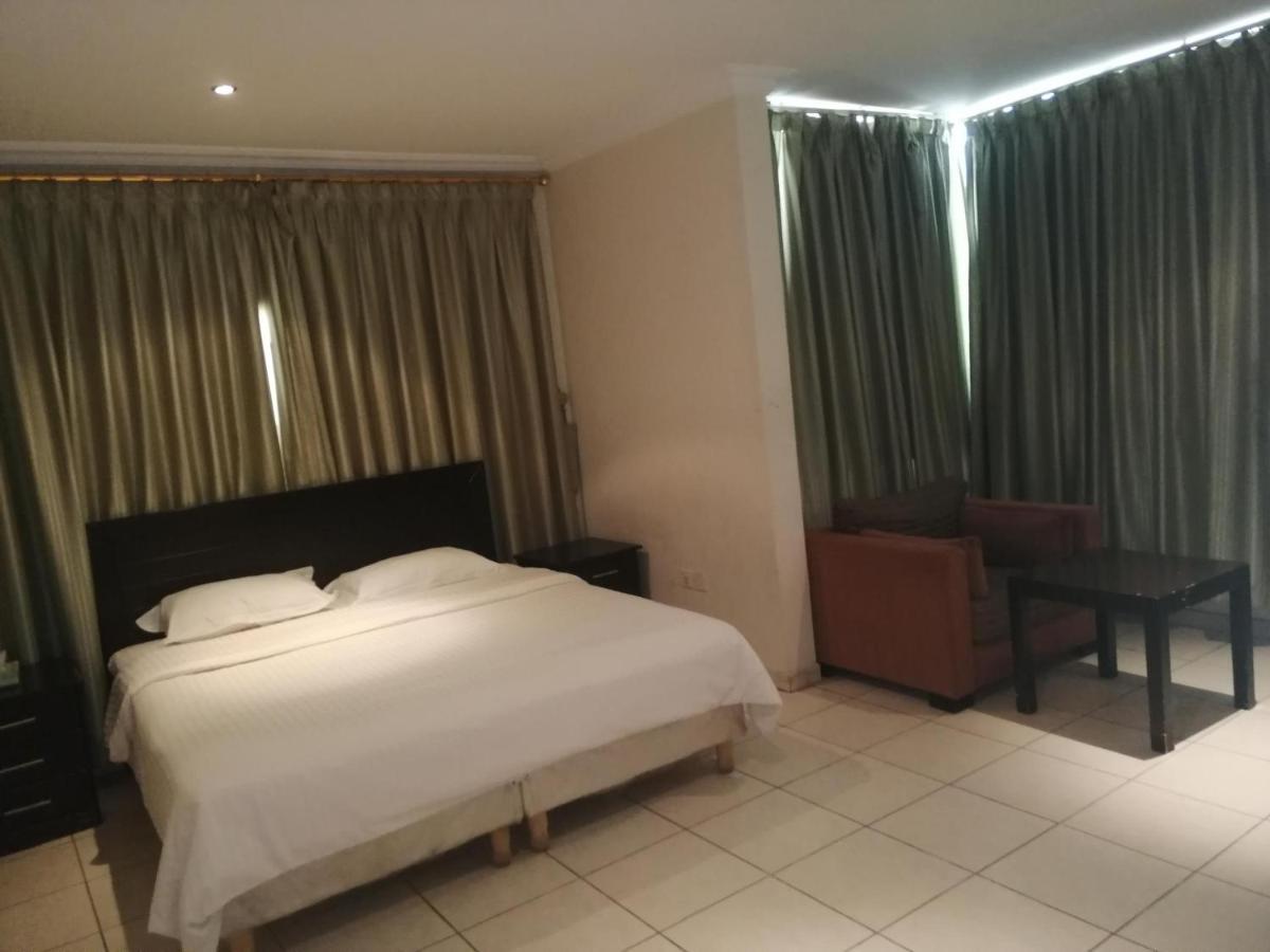 Al Aziziyah Hotel And Suites Khamis Mushait Εξωτερικό φωτογραφία